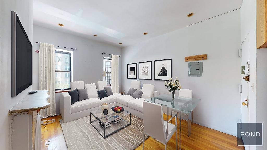 Apartment for rent at 1413 Second Ave #6, New York, NY 10021