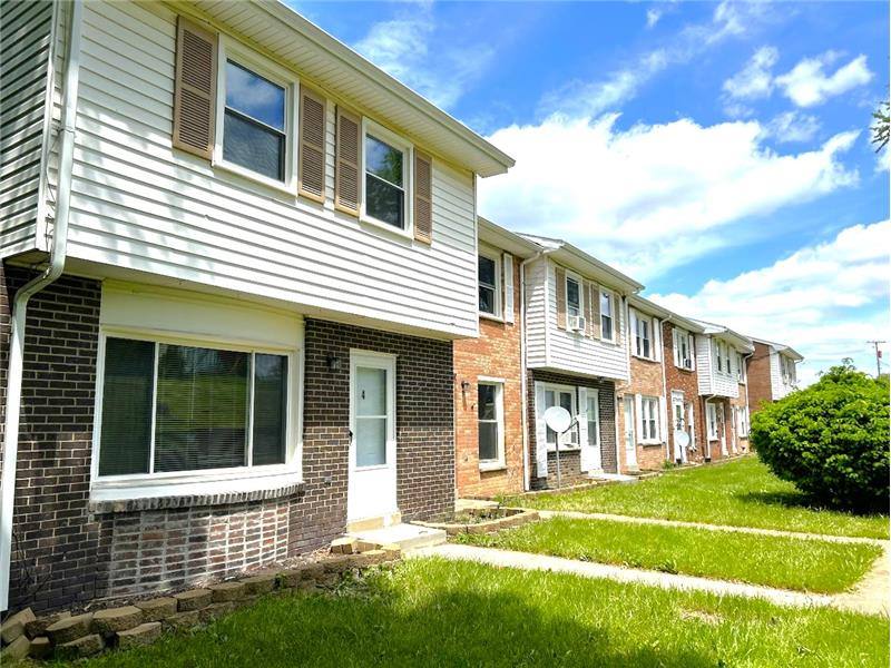 Apartment for rent at 430 Canton Rd #12, Steubenville, OH 43953
