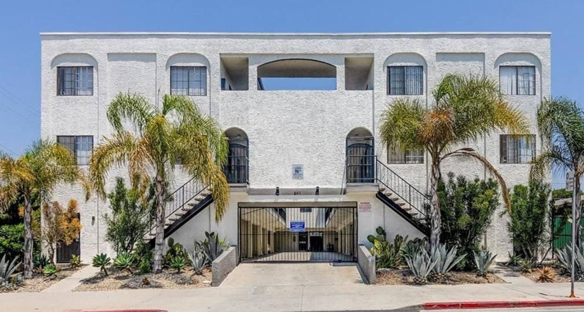 Apartment for rent at 501 Hyde Park Place, Inglewood, CA 90302