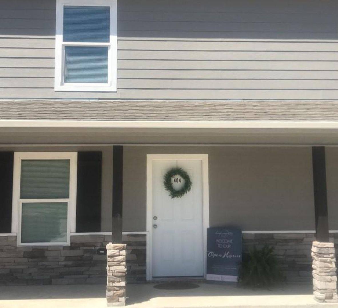 Townhouse for rent at 404 Nederland Ave, Nederland, TX 77627