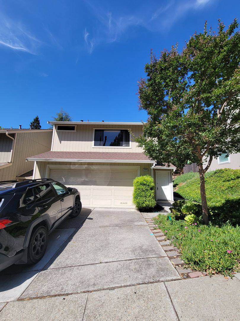 Townhouse for rent at 2408 Heatherleaf Lane, Martinez, CA 94553