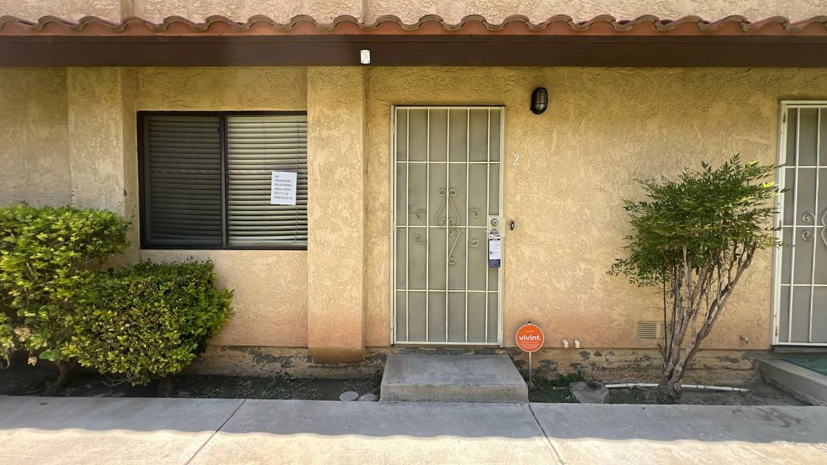 Apartment for rent at 1747 W Ave, Lancaster, CA 93534