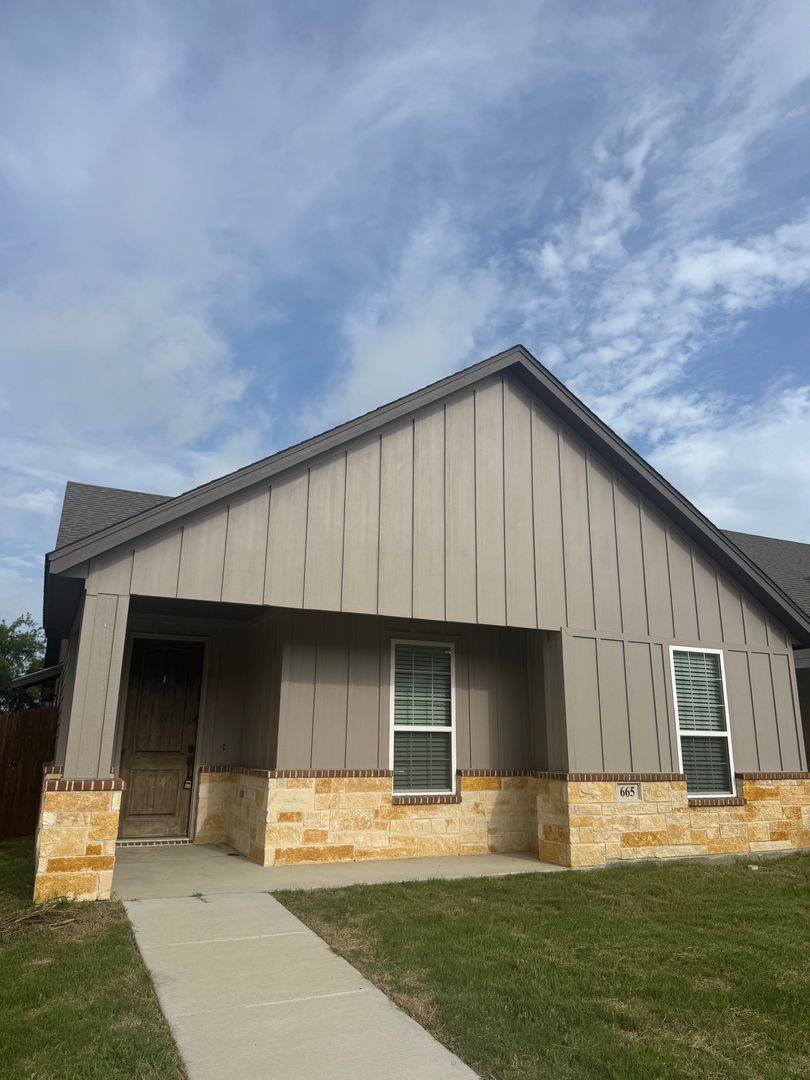 House for rent at 665 The Cottages, Godley, TX 76044
