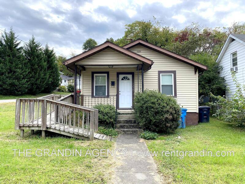 House for rent at 1234 Buena Vista Blvd SE, Roanoke, VA 24013