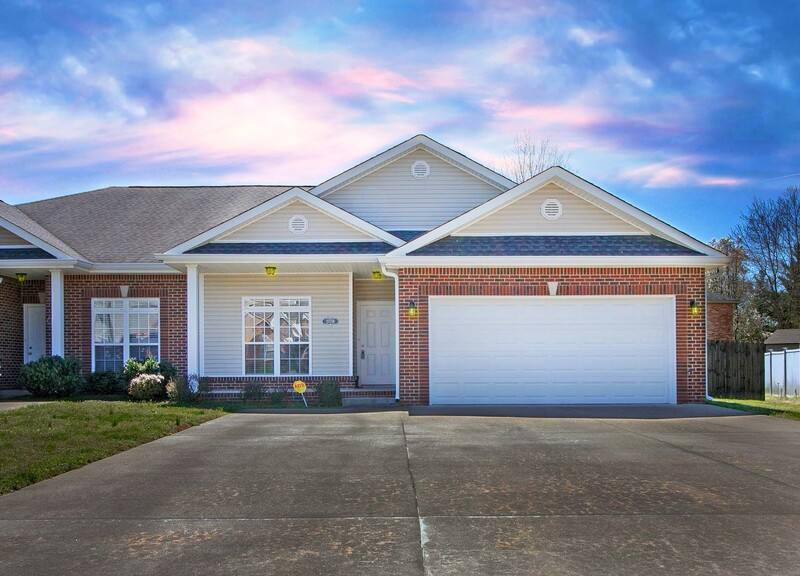 Apartment for rent at 2371- B Ellsworth Dr, Clarksville, TN 37043