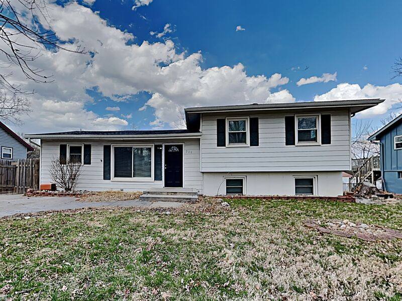 House for rent at 204 Meade St, Liberty, MO 64068