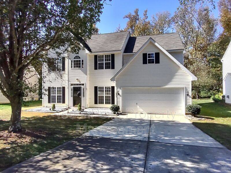 House for rent at 10845 Gold Pan Rd, Charlotte, NC 28215