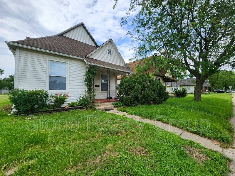 House for rent at 1325 S 13th St, Terre Haute, IN 47802