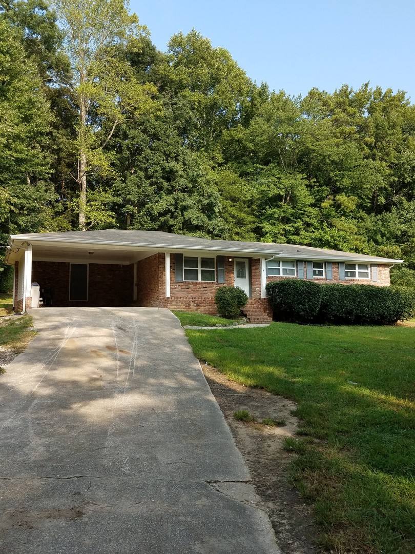 House for rent at 716 W Spring Dr, Douglasville, GA 30134