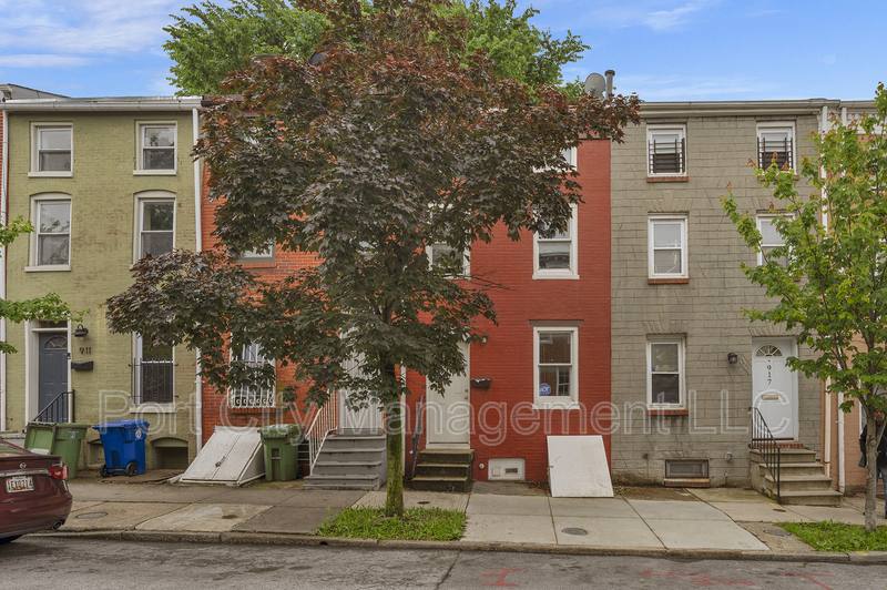 Townhouse for rent at 915 W Lombard St, Baltimore, MD 21223