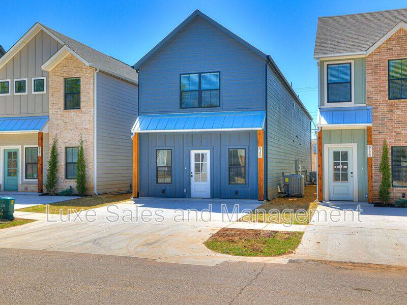 Townhouse for rent at 600 W 2nd St #110, Edmond, OK 73003