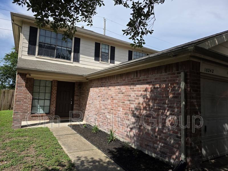 House for rent at 10242 Revelstoke Dr, Houston, TX 77086