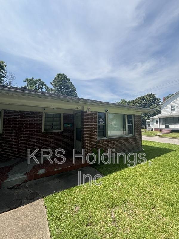 Apartment for rent at 201 Forrest Ave, Norfolk, VA 23505