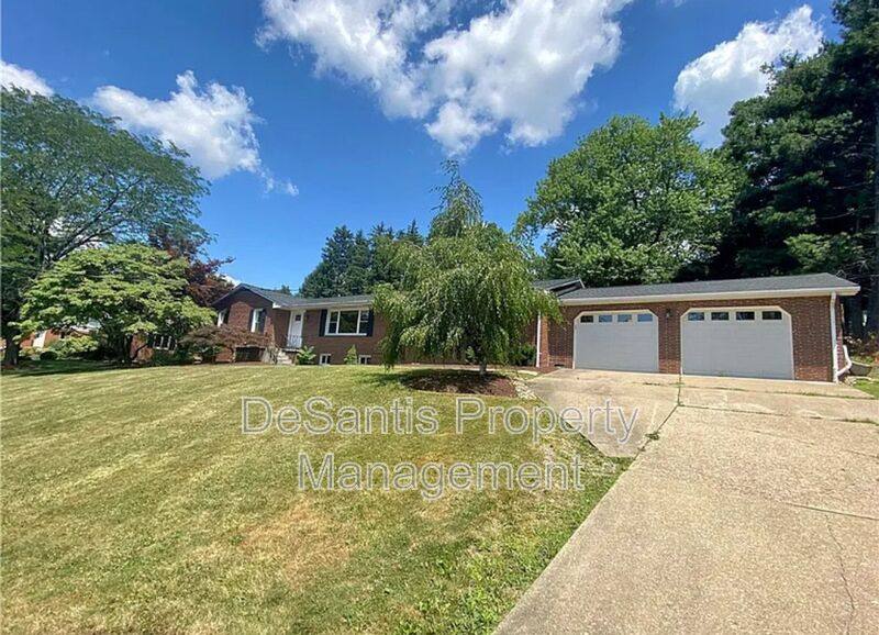 House for rent at 95 Eastwood Lane, Washington, PA 15301