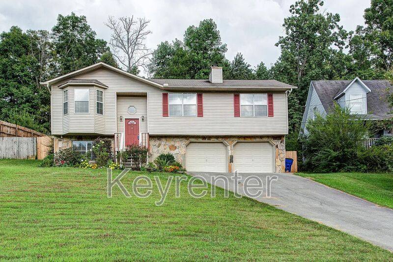 House for rent at 5928 Rolling Ridge Dr, Knoxville, TN 37921