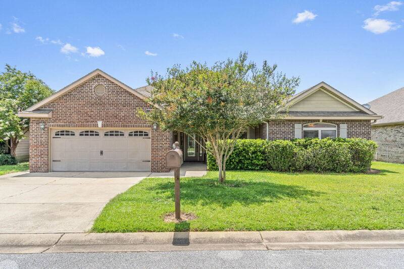 House for rent at 4595 Hermosa Rd, Crestview, FL 32539