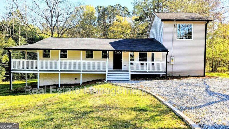 House for rent at 208 Dobbins Mill Rd, Griffin, GA 30223