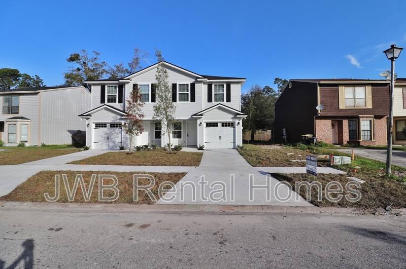 House for rent at 5569 Cabot Dr N, Jacksonville, FL 32244