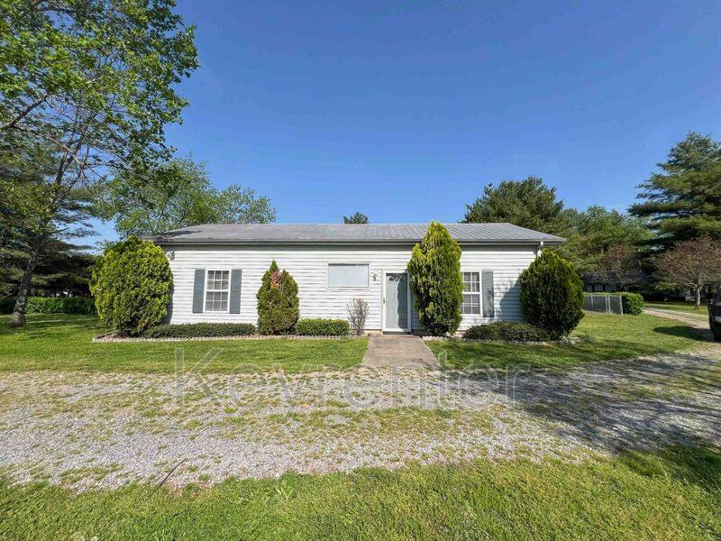 House for rent at 866 Volunteer Dr, Maryville, TN 37801