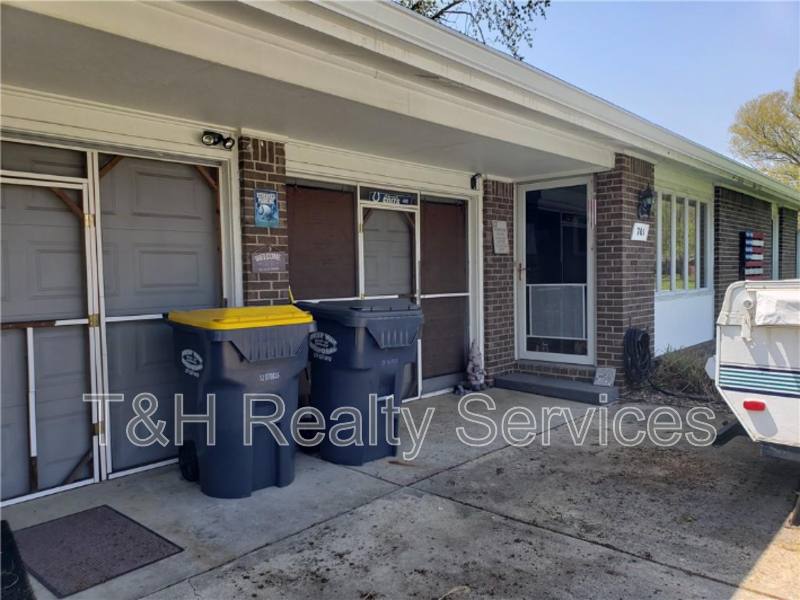 Apartment for rent at 701 Mellen Dr, Anderson, IN 46013