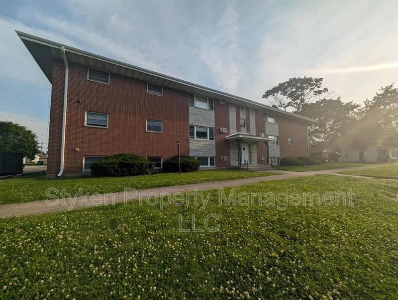 Apartment for rent at 390 W Walnut St #2B, Kankakee, IL 60901