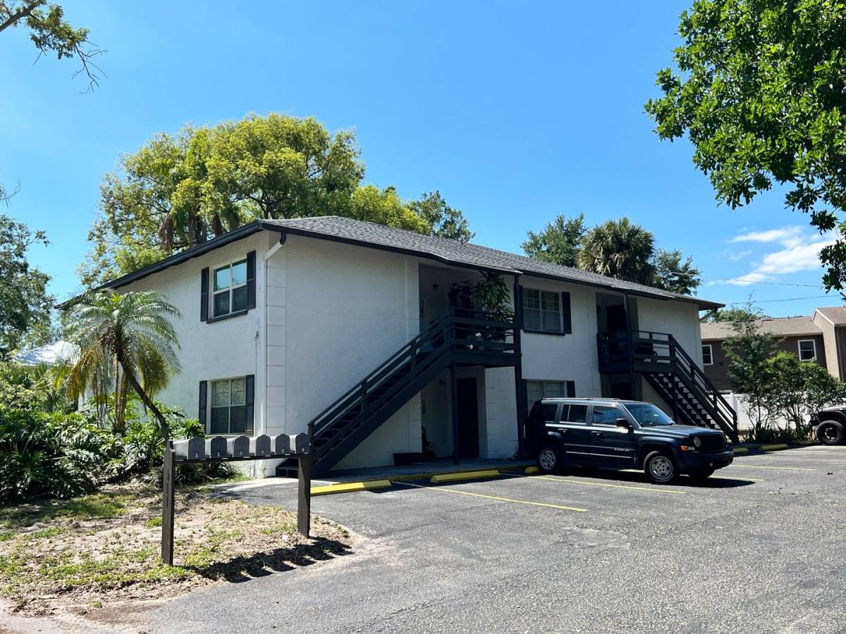 Apartment for rent at 2411 W Stroud Ave, Tampa, FL 33629