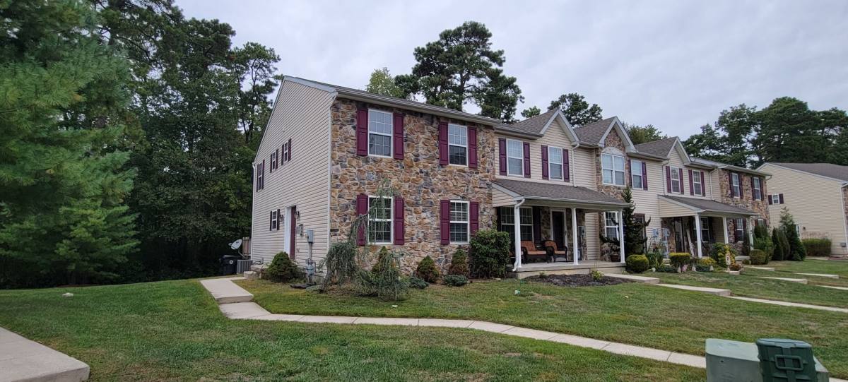 Townhouse for rent at 20 Normans Ford Dr, Sicklerville, NJ 08081