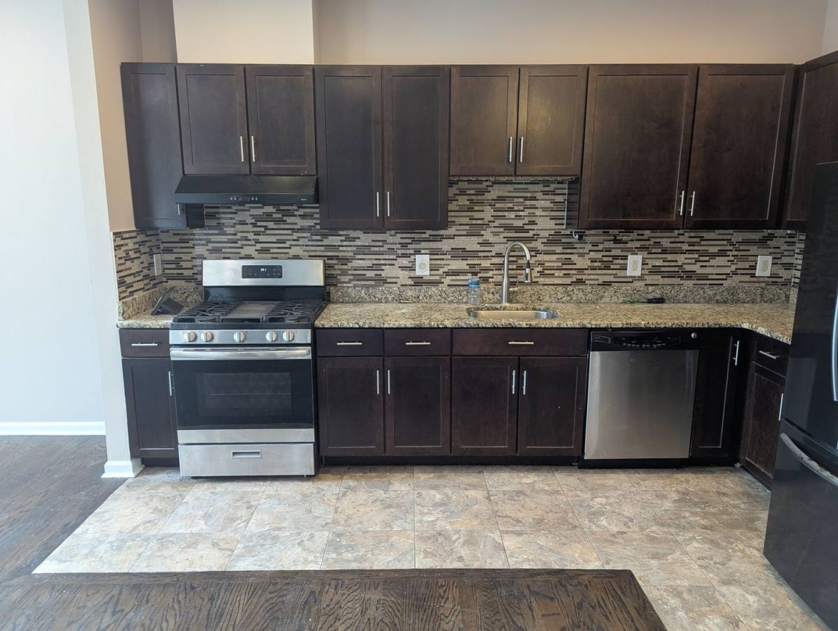 House for rent at 1209 Summit Ave #409, Jersey City, NJ 07307