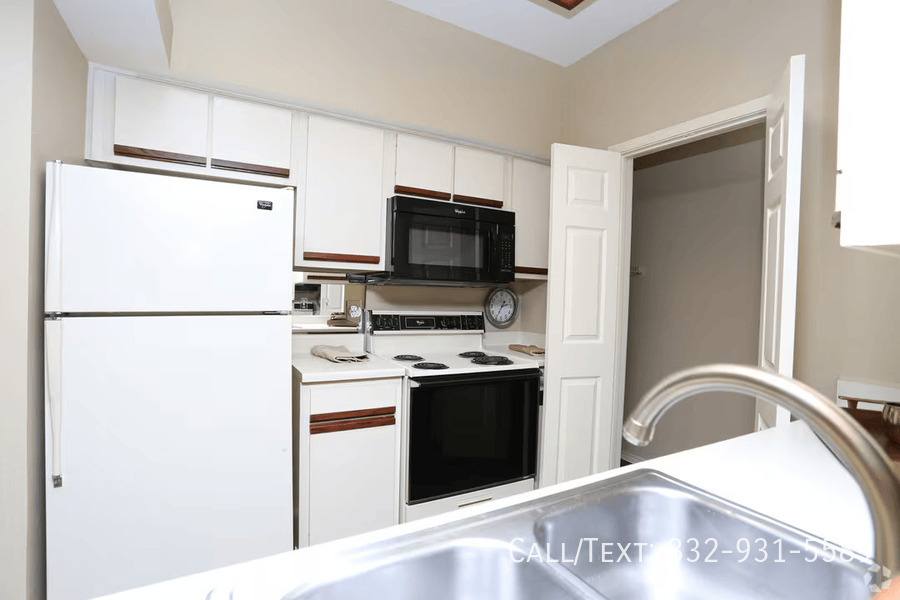 Apartment for rent at 15381 Cutten Rd #CWD, Houston, TX 77070