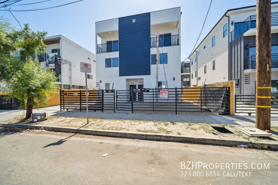 Townhouse for rent at 5653 Case Ave #5653 1 2, North Hollywood, CA 91601