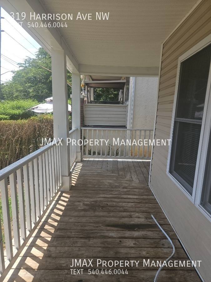 House for rent at 319 Harrison Ave NW, Roanoke, VA 24016