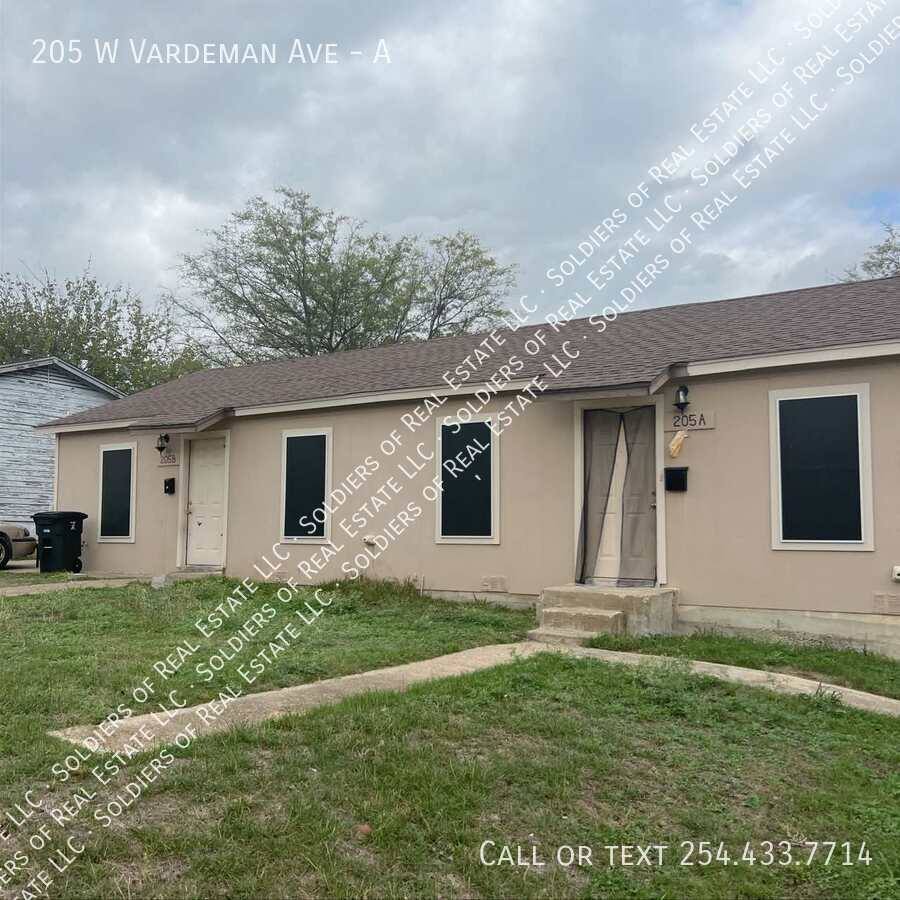 Apartment for rent at 205 W Vardeman Ave #A, Killeen, TX 76541