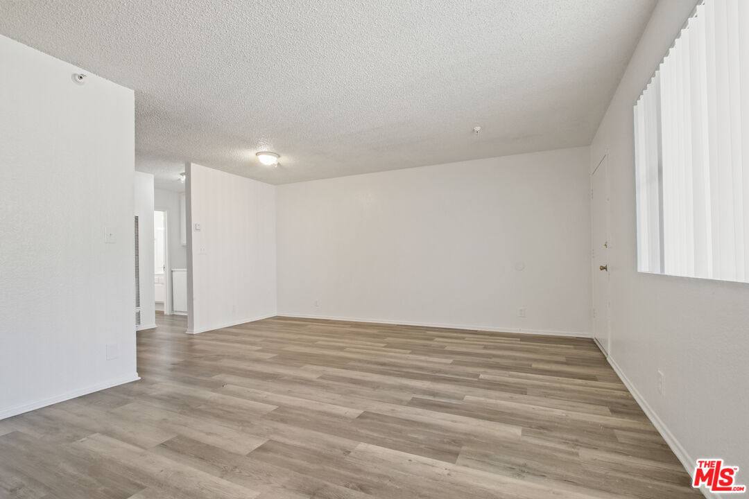 Apartment for rent at 12100 Birch Ave, Hawthorne, CA 90250