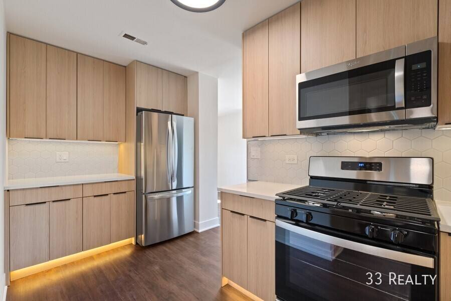 Apartment for rent at 1928 N Humboldt Blvd #G, Chicago, IL 60647
