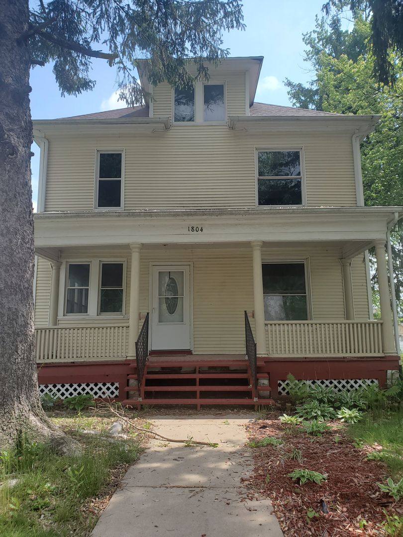Apartment for rent at 1804 15th Ave, Moline, IL 61265