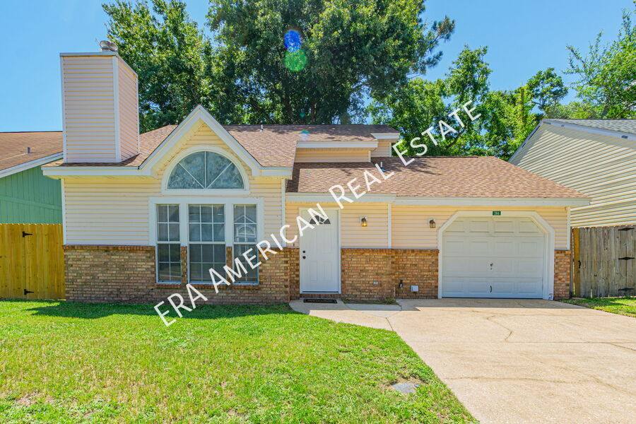 House for rent at 386 Canterbury Circle NW, Fort Walton Beach, FL 32548
