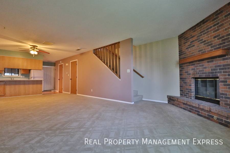 Townhouse for rent at 1012 S Newport Place, Sioux Falls, SD 57106