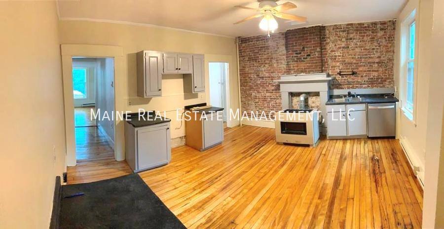 Apartment for rent at 3 Cushing St #3, Winterport, ME 04496