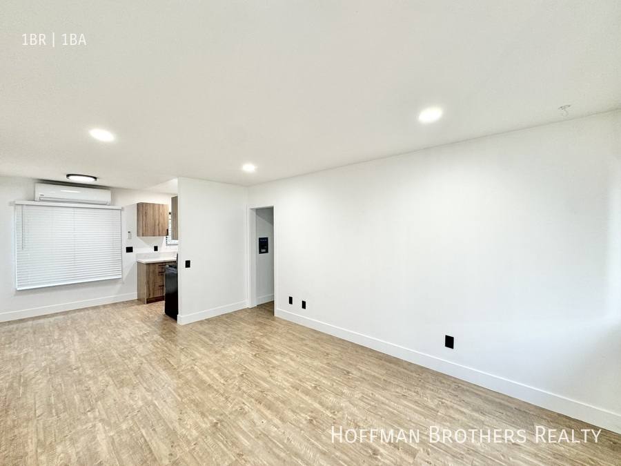 Apartment for rent at 412 Brooks Ave #A, Venice, CA 90291