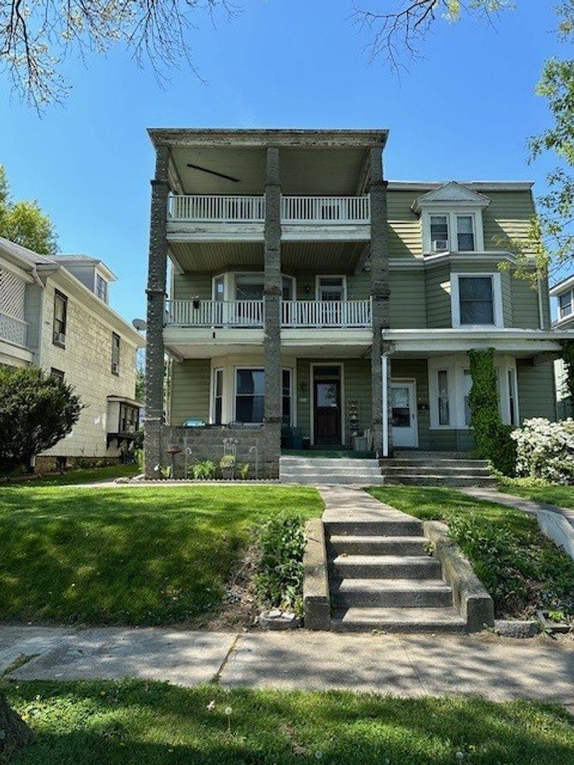 Apartment for rent at 208 N Front St #3, Lemoyne, PA 17043