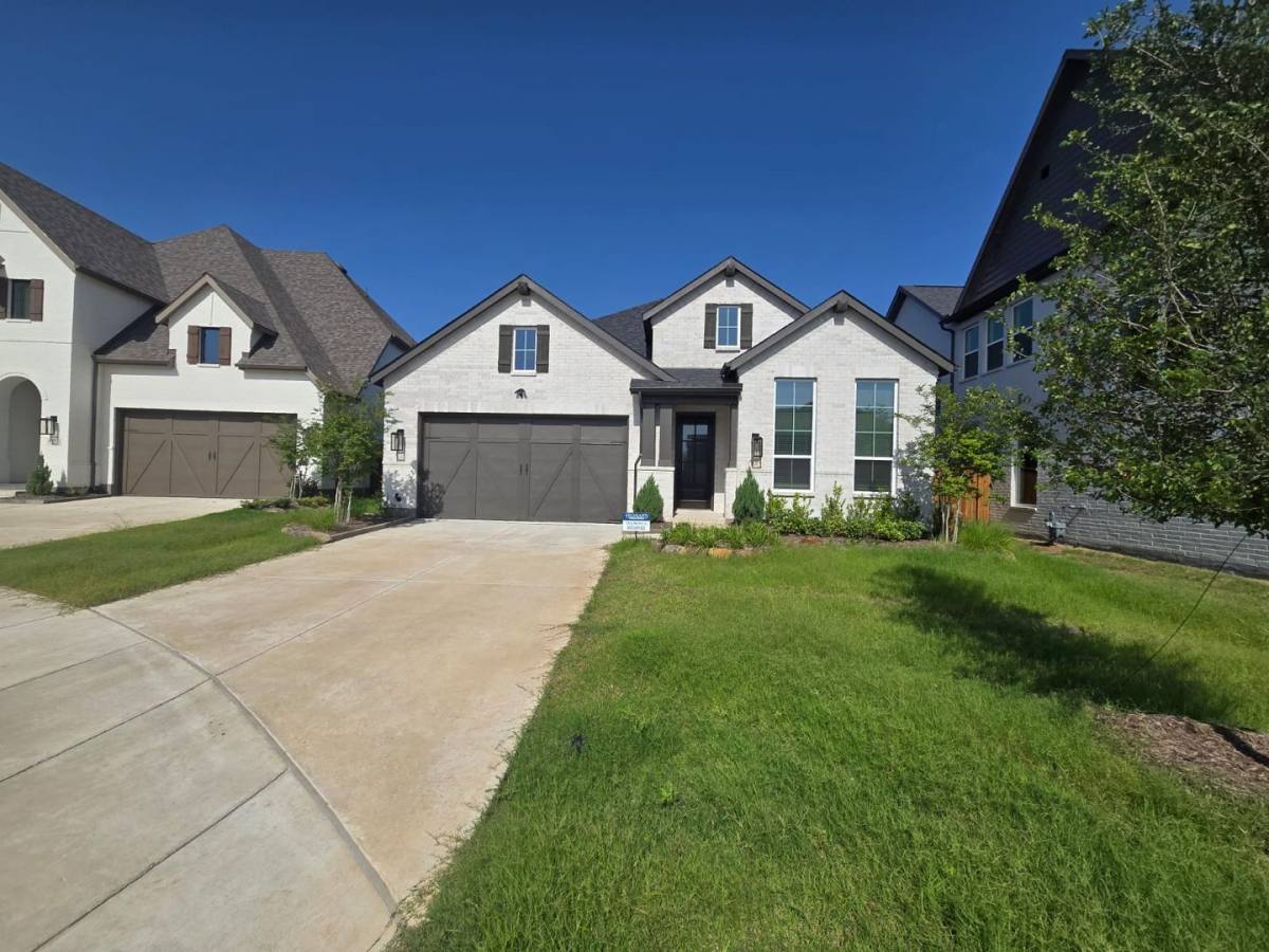 House for rent at 2449 Twin Oaks Dr, Little Elm, TX 75068