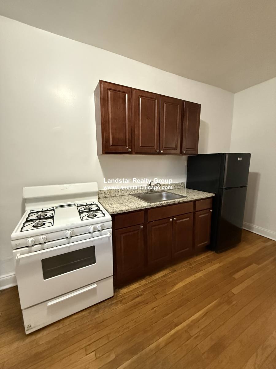 House for rent at 7755 N Sheridan #1, Chicago, IL 60626