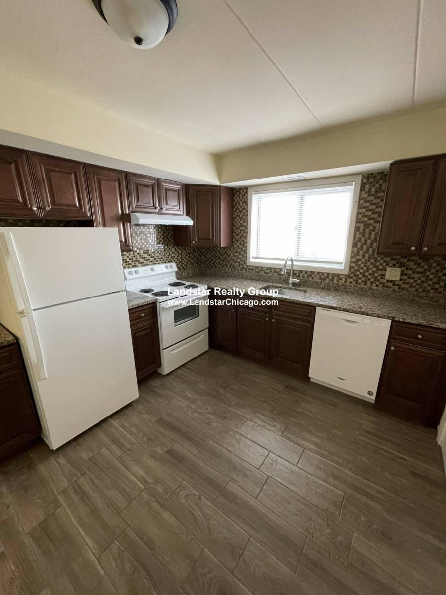Apartment for rent at 1412 Carol St #1A, Park Ridge, IL 60068
