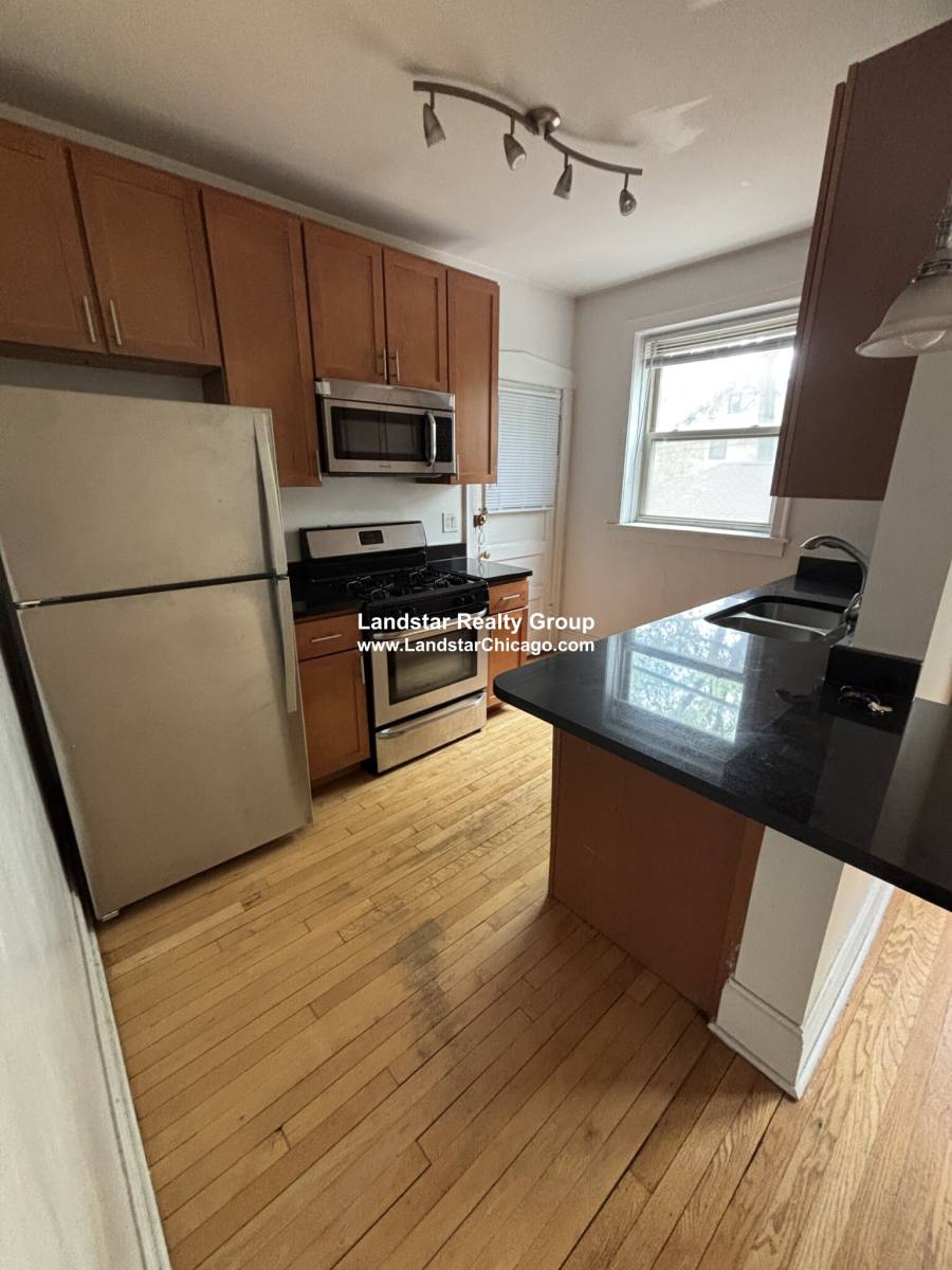 Apartment for rent at 912 Reba Place #1, Evanston, IL 60202
