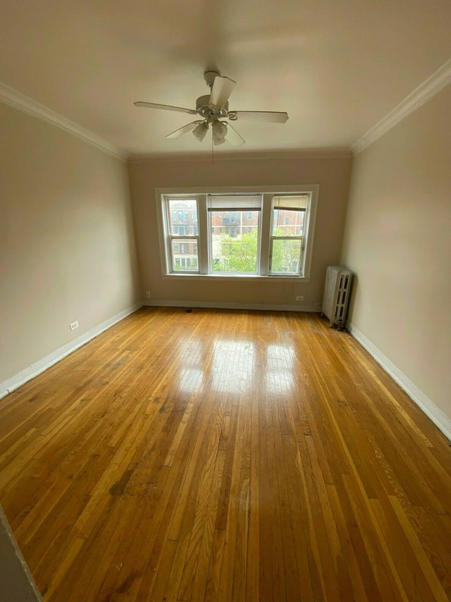 Apartment for rent at 7757 N Sheridan #1, Chicago, IL 60626