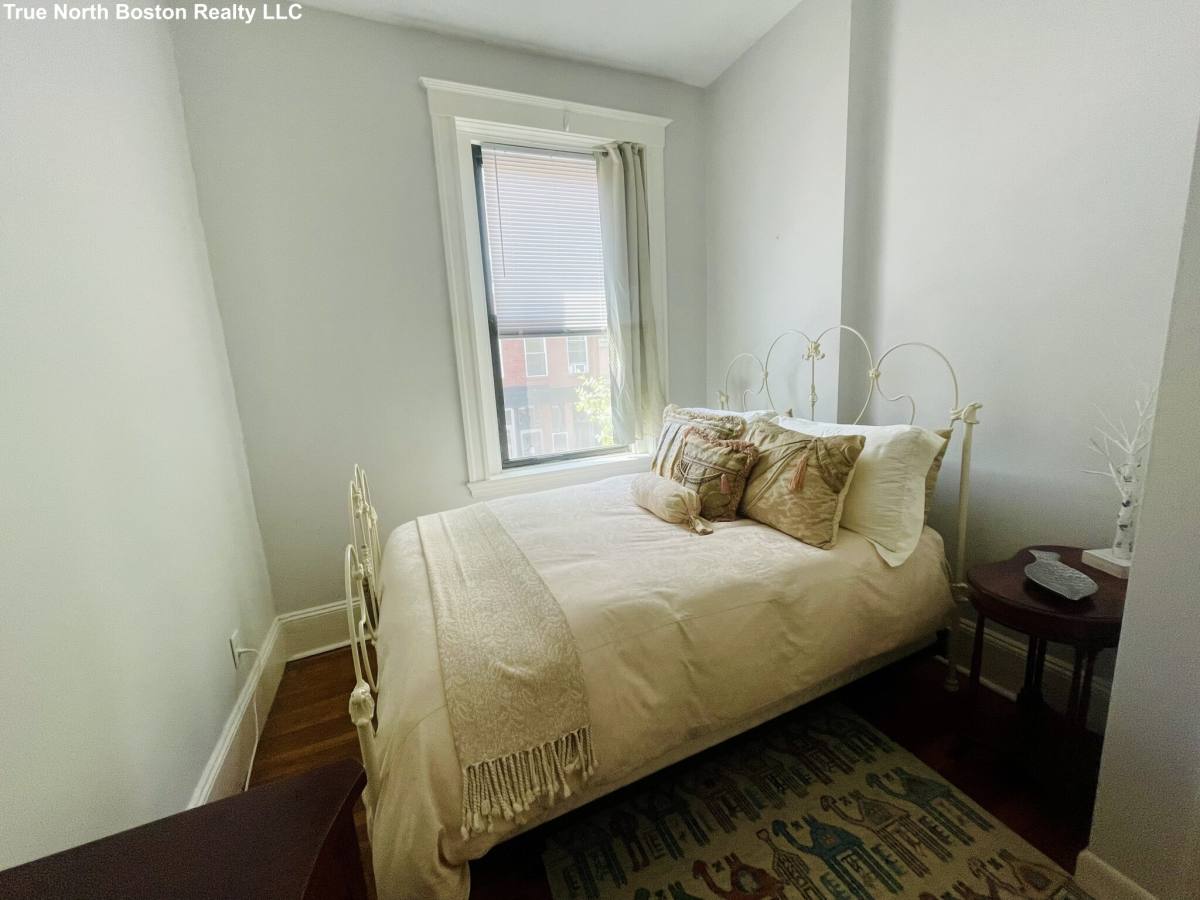 Apartment for rent at 123 Richmond St #2, Boston, MA 02109