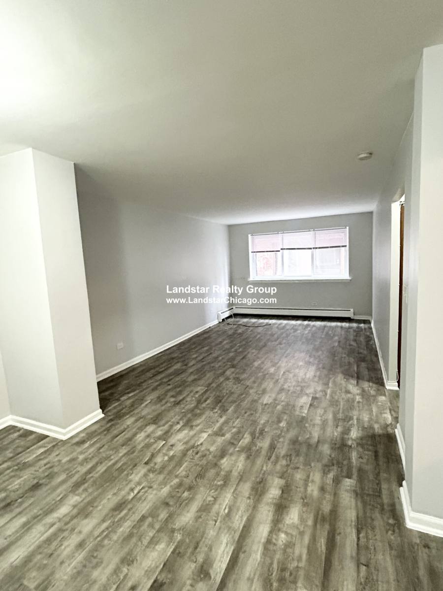 Apartment for rent at 1040 W Hollywood #319, Chicago, IL 60640