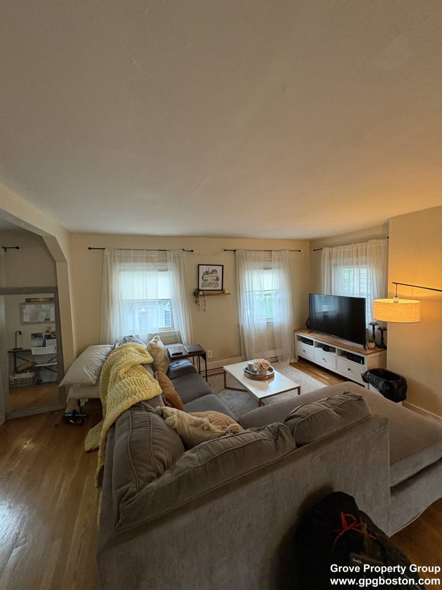 Apartment for rent at 287 W 5th #2, South Boston, MA 02127