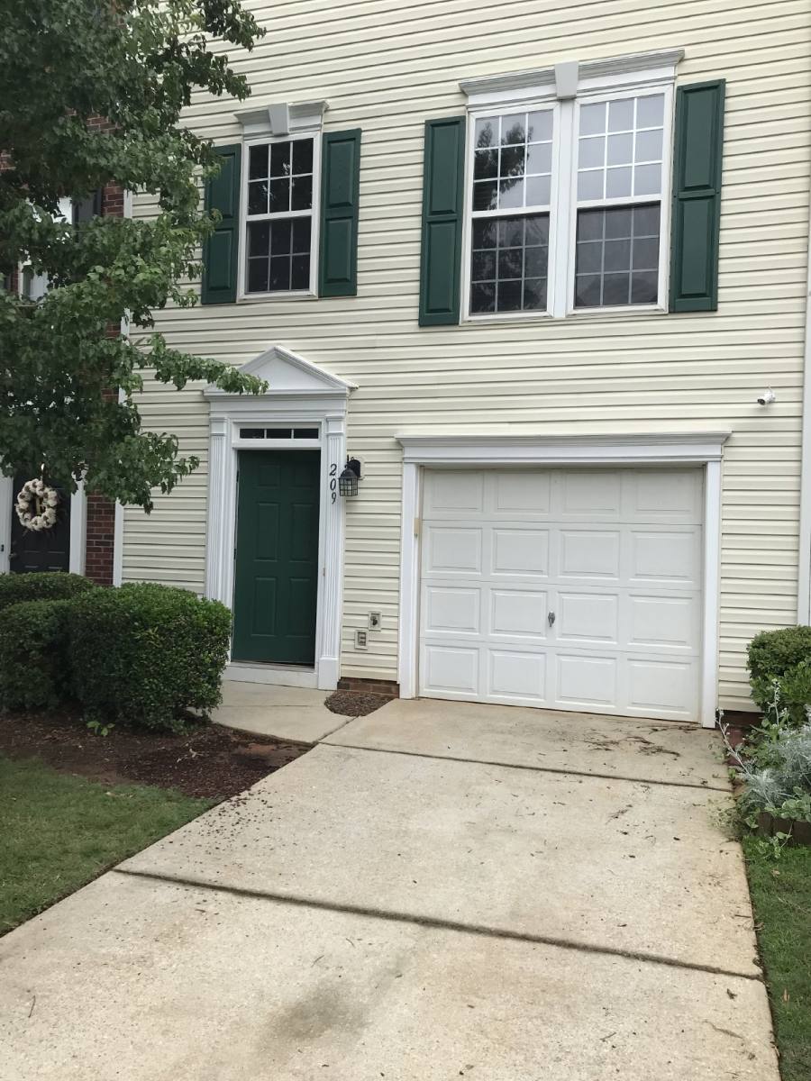 Townhouse for rent at 209 Summerston Place, Mauldin, SC 29662