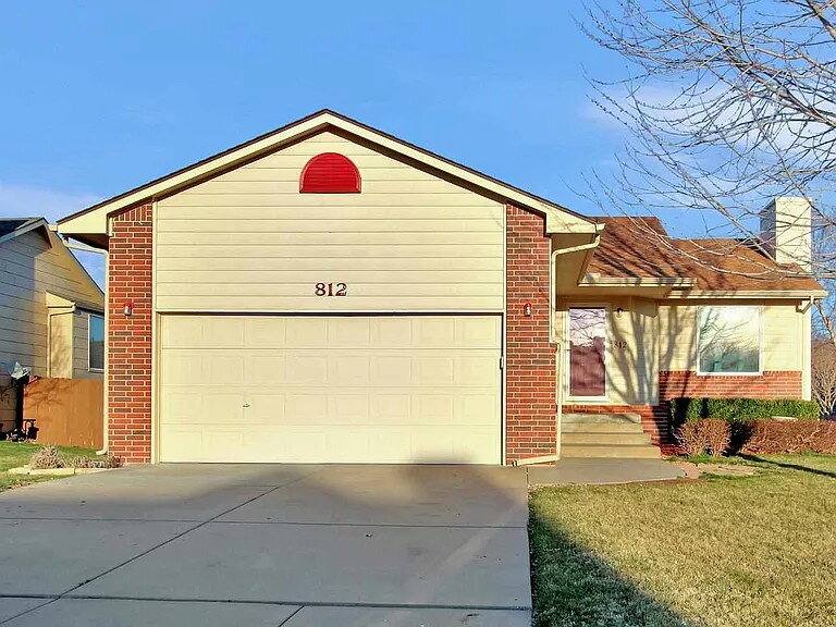 House for rent at 812 S Red Oaks Circle, Wichita, KS 67207